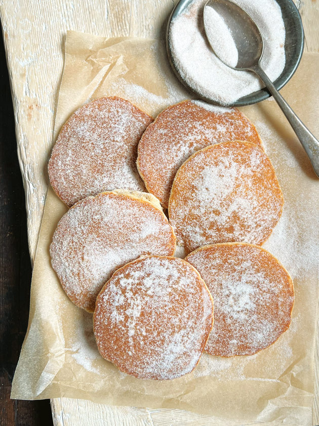 SUPER FLUFFY CINNAMON SUGAR PANCAKES