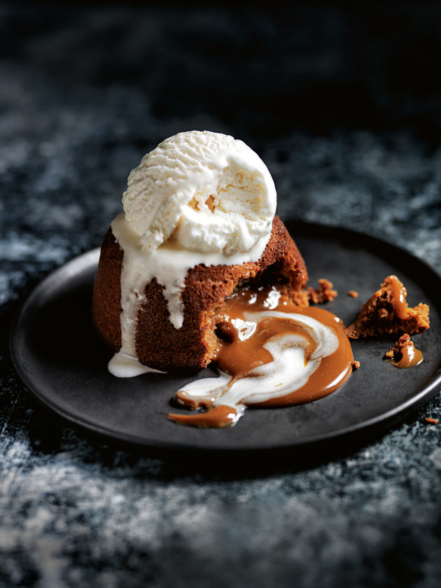 IMPRESSIVE DESSERT MOLTEN DUCLE DE LECHE LAVA CAKES