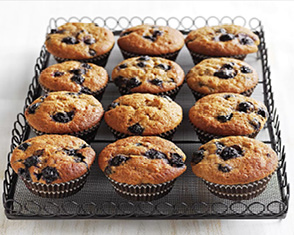 banana and blueberry muffins video